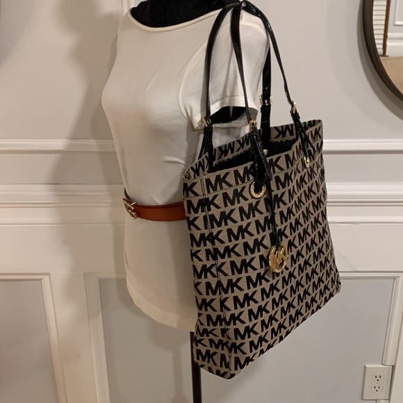 Michael Kors Oversized Logo Tote - Picture 7 of 13